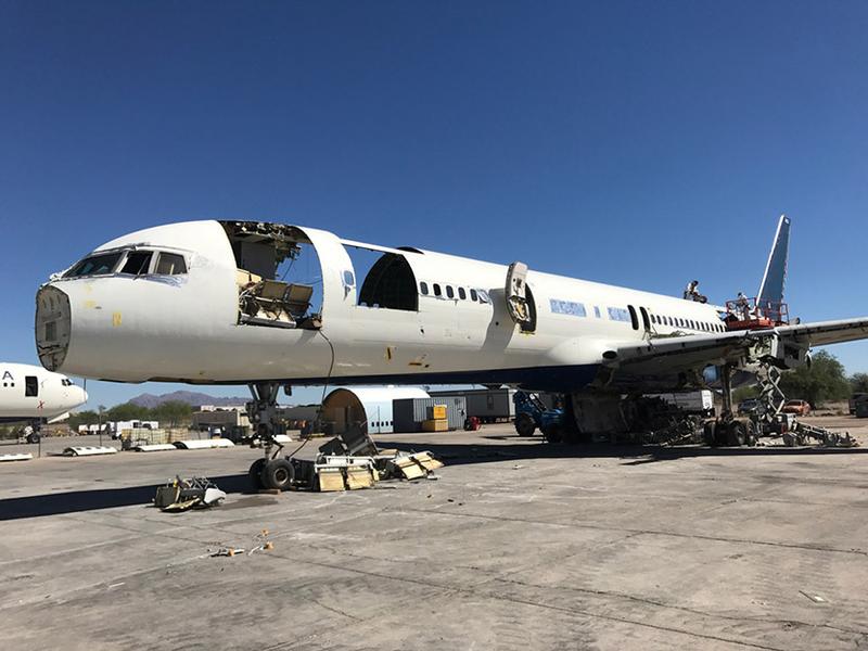 b757-delta-pilot-shop-mexico-4