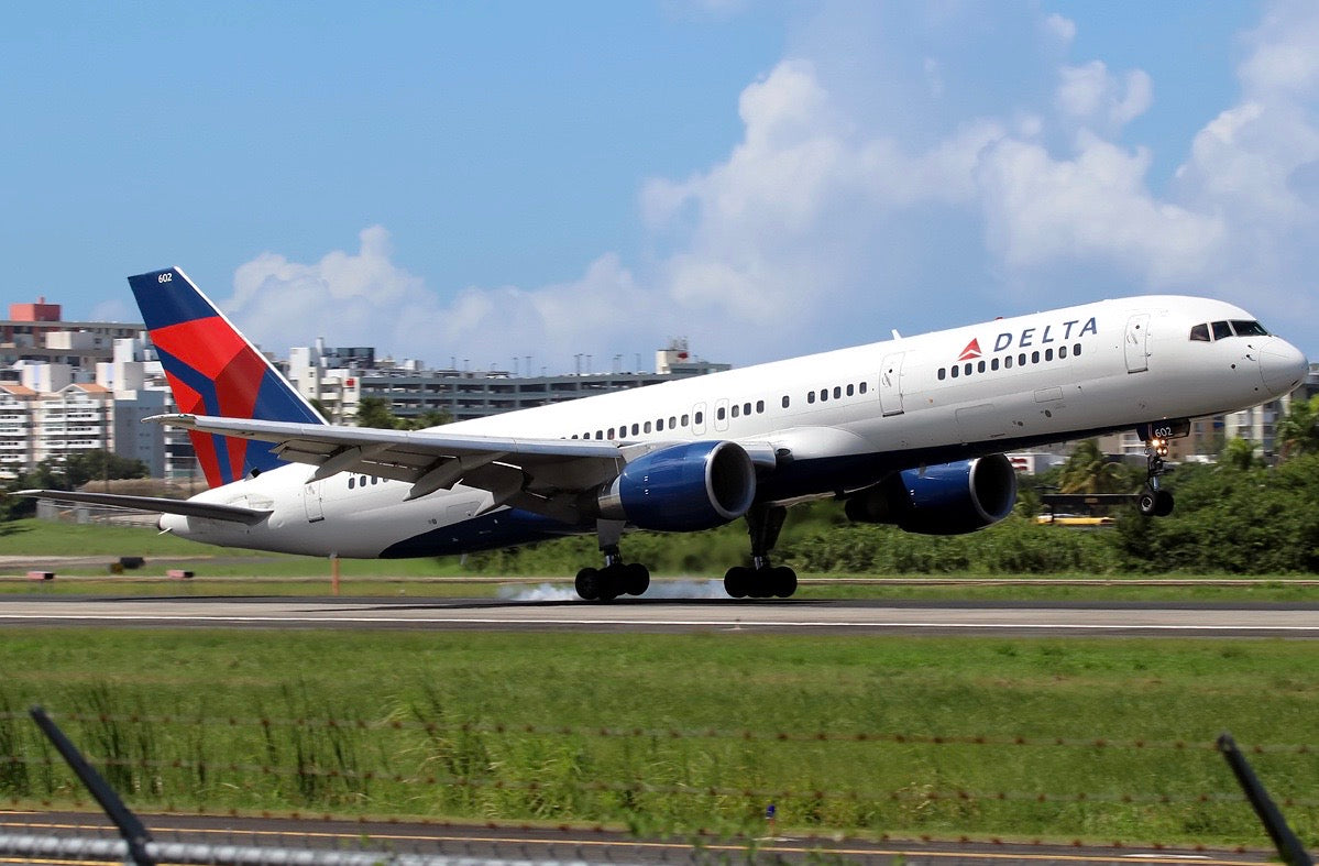 b757-delta-pilot-shop-mexico-7