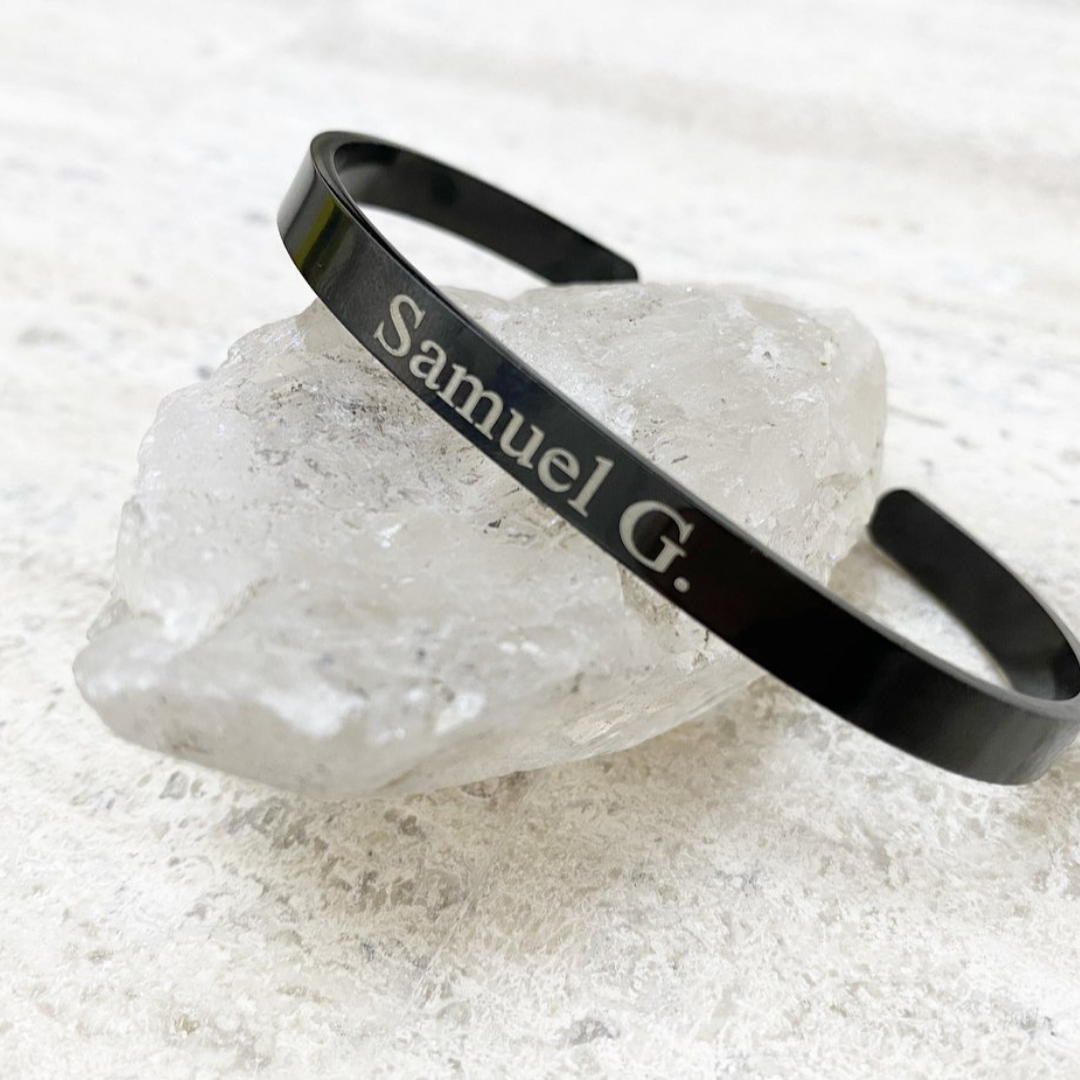 black-cuff-pilot-shop-mexico-1
