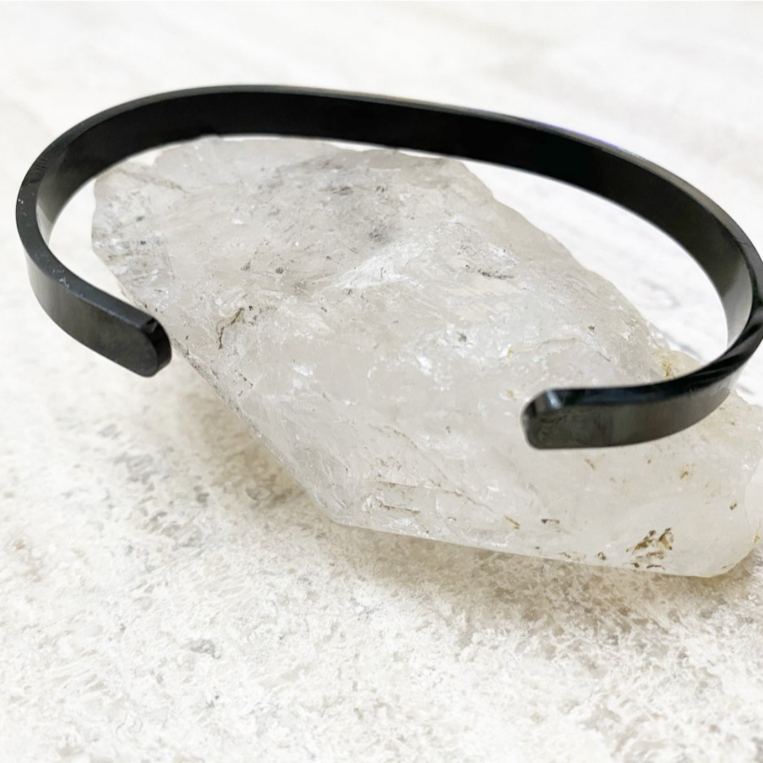 black-cuff-pilot-shop-mexico-2