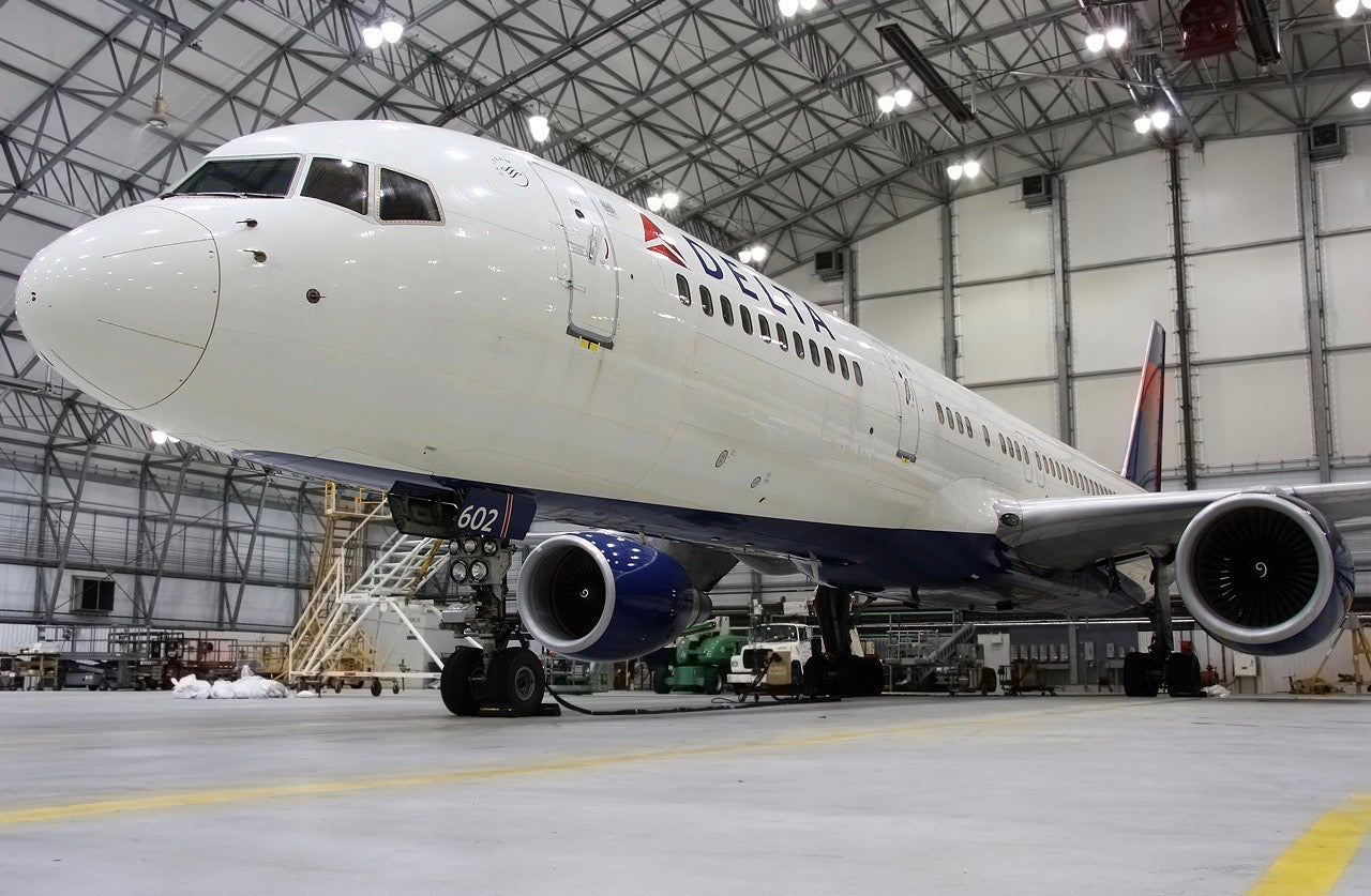 b757-delta-pilot-shop-mexico-5